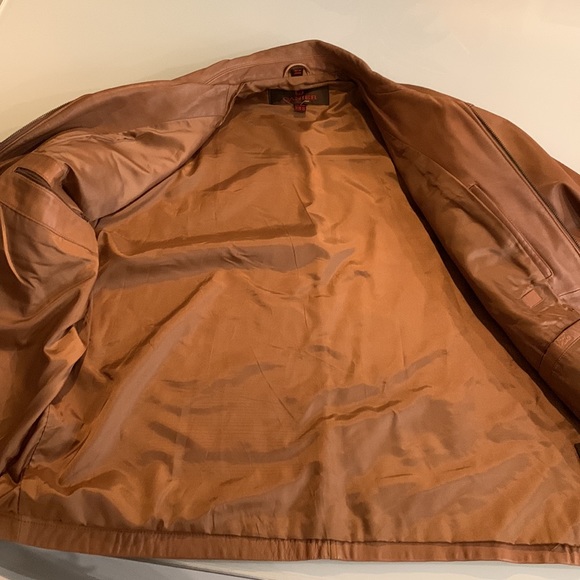 Danier leather jacket - Picture 5 of 12